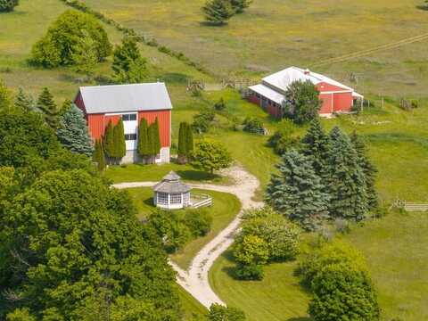 7448 Hillside Rd, Egg Harbor, WI 54209