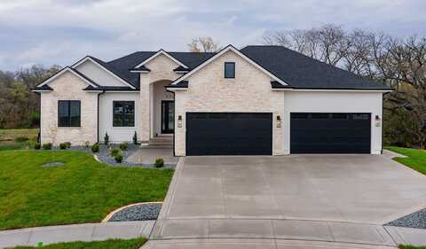 770 Canterbury Circle, Waukee, IA 50263