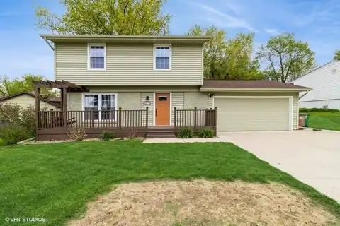 8809 Woodmayr Circle, Norwalk, IA 50211