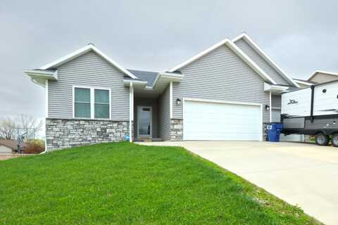 513 Craig Circle, Marshalltown, IA 50158