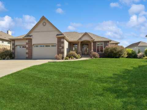 10612 NW 75th Place, Johnston, IA 50131