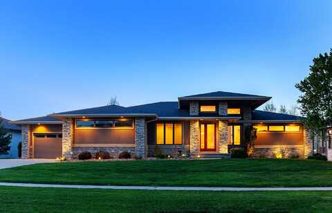 8513 Prairie Ridge Drive, Johnston, IA 50131