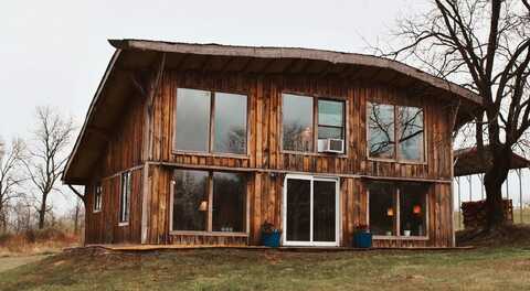 5664 N Dutch Hollow, Potosi, WI 53820