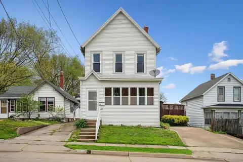 817 Clarke, Dubuque, IA 52001