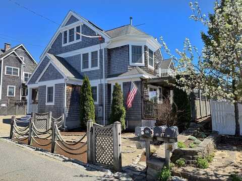 9 62nd St, Newburyport, MA 01950
