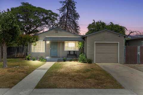 1524 Dayton Avenue W, Fresno, CA 93705
