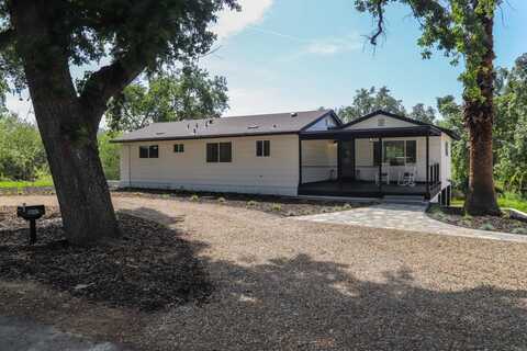 17231 Trimmer Springs Road E, Sanger, CA 93657