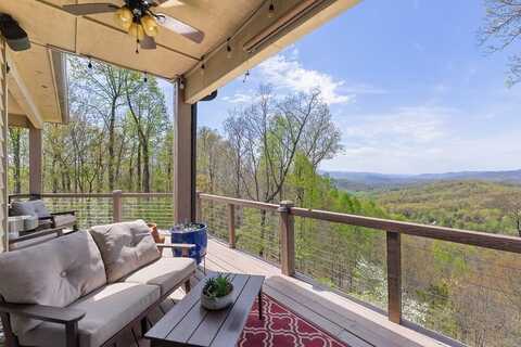 129 SKYLINE PARK DR, Franklin, NC 28734
