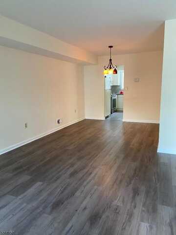 263 Glastonbury Ln, Franklin, NJ 08873