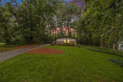 2700 Brook Park Way, Doraville, GA 30340