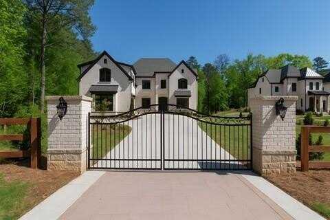10765 Shallowford Road, Roswell, GA 30075