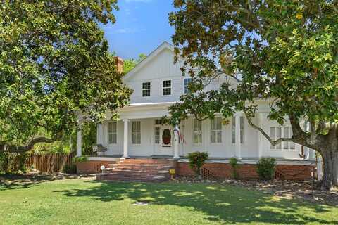 401 W BROAD Street, Louisville, GA 30434