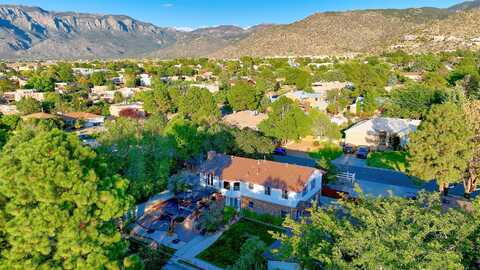 4719 HUNTINGTON Drive NE, Albuquerque, NM 87111