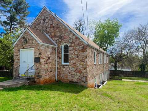 1203 WINDSOR LN, STAUNTON, VA 24401