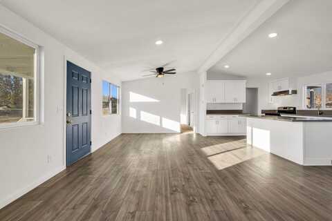 2869 B Street, Rosamond, CA 93560