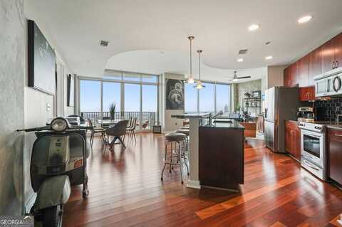 400 W Peachtree, Atlanta, GA 30308