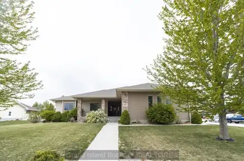 3804 Sparrow Cir, Grand Island, NE 68803