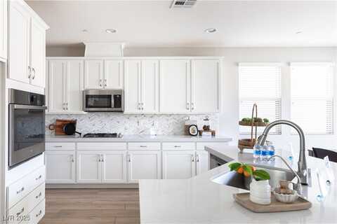 16 Cresta Villa Court, Henderson, NV 89011