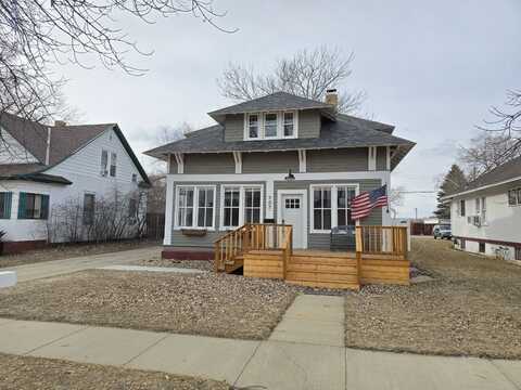 907 N Kendrick Ave, Glendive, MT 59330