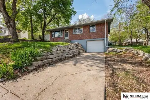 1320 Nelson Street, Lincoln, NE 68521