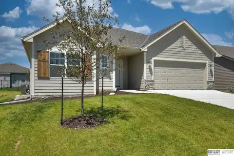 9720 S 103 Street, Papillion, NE 68046