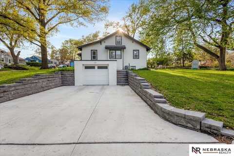 7602 Maywood Street, Ralston, NE 68127