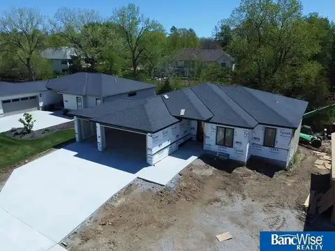 6255 Carveth Drive, Lincoln, NE 68516