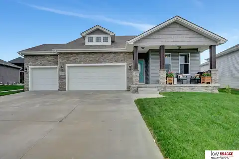 7237 Yankee Woods Drive, Lincoln, NE 68516