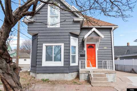 2012 J Street, Omaha, NE 68107