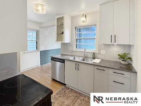 1816 S 49th Street, Lincoln, NE 68506