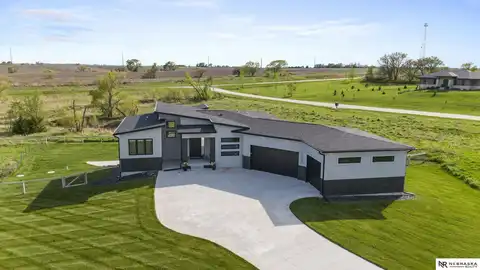 15633 Fox Run Road, Bennet, NE 68317