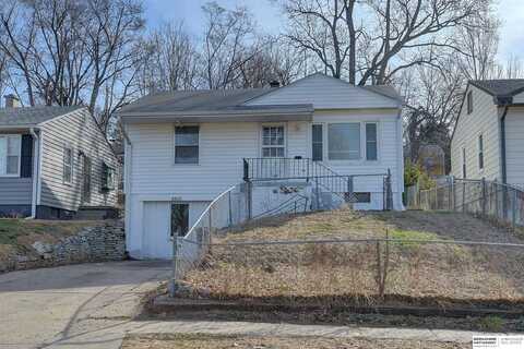 3925 N 55th Street, Omaha, NE 68104