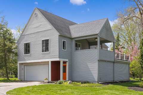 349 Lakeside Drive SE, Grand Rapids, MI 49506