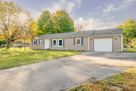 150 Hunter Drive Drive, Benton Harbor, MI 49022