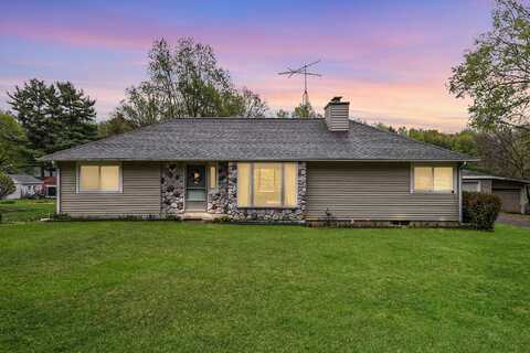 5647 Maple Dale Road, Jackson, MI 49201