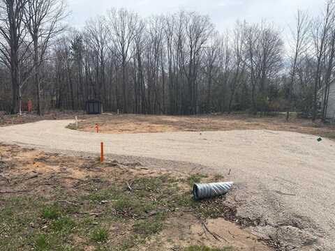 8349 Leecrest Blvd, Onekama, MI 49675
