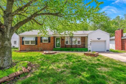 2353 S Roanoke Avenue, Springfield, MO 65807