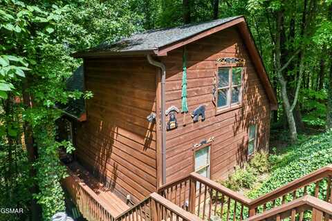 1031 Elm Circle, Sevierville, TN 37876