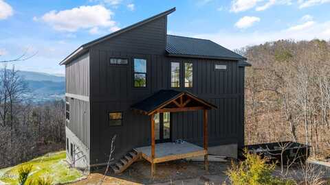 2959 Mockingbird Way, Sevierville, TN 37862