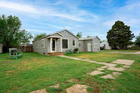 713 N DWIGHT Street, Pampa, TX 79065