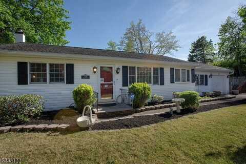 138 Decker Pond Rd, Kearny, NJ 07821