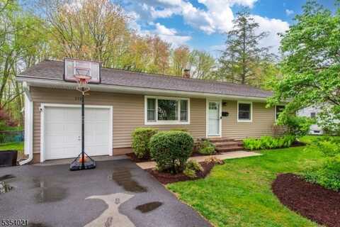 273 Chaucer Dr, Berkeley Heights, NJ 07922