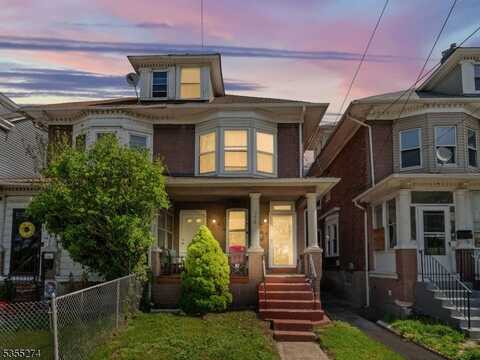 726 Riverside Ave, Trenton, NJ 08618