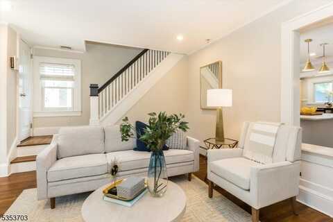 91 Yantecaw Ave, Glen Ridge, NJ 07028