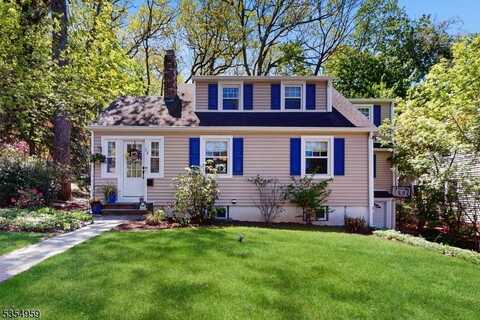 23 Monroe Ave, Roseland, NJ 07068