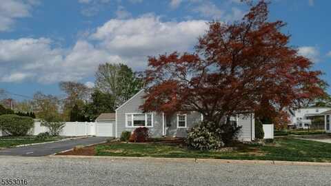 48 Catherine St, Bloomingdale, NJ 07403