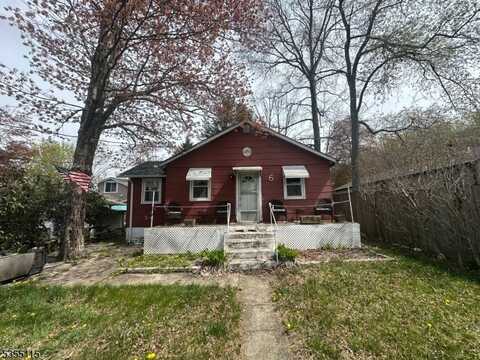6 Passaic Dr, West Milford, NJ 07421
