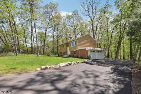 353 Conklintown Rd, Ringwood, NJ 07456