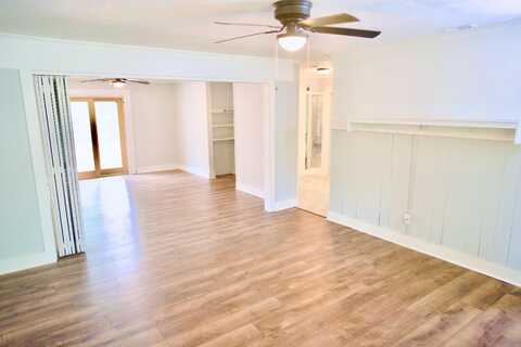 85 John Street, Williston, SC 29853