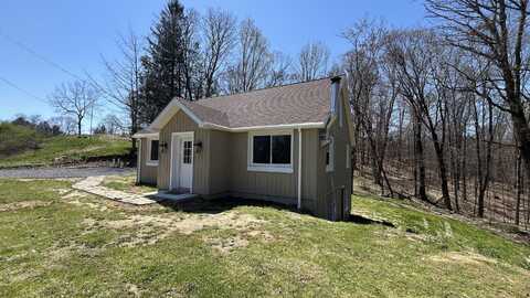 39638 Midland Trl, Rainelle, WV 25962